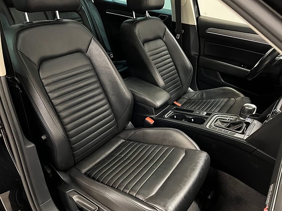 Volkswagen Passat Alltrack 26 of 30