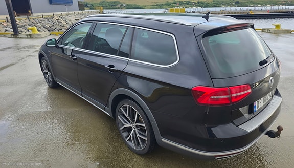 Volkswagen Passat Alltrack 5 of 30