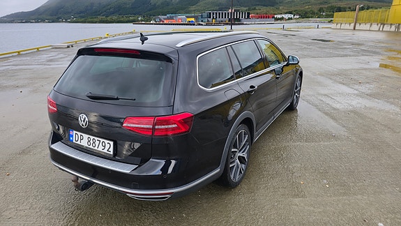 Volkswagen Passat Alltrack 9 of 30