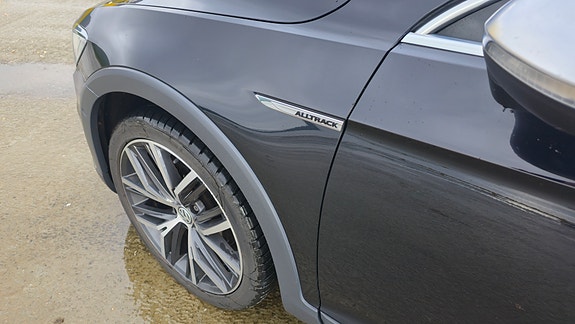 Volkswagen Passat Alltrack 28 of 30