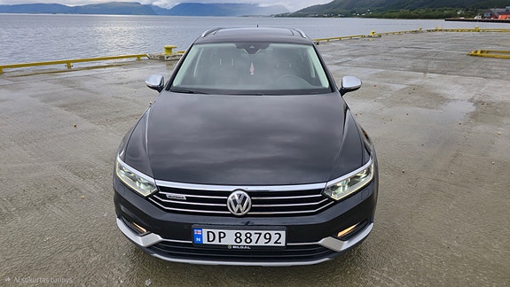 Volkswagen Passat Alltrack 3 of 30
