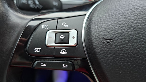 Volkswagen Passat Alltrack 22 of 30