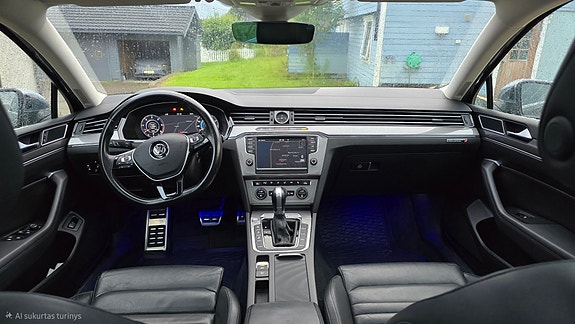 Volkswagen Passat Alltrack 12 of 30