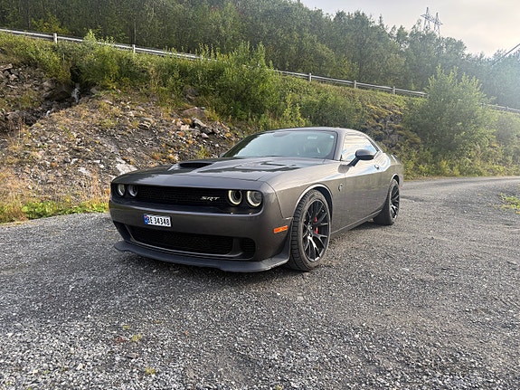 Dodge Challenger 2 of 17