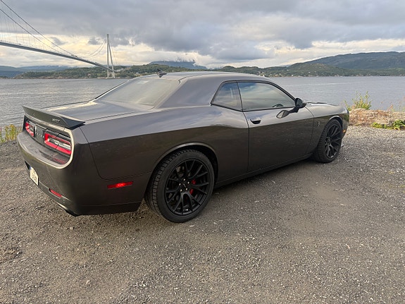 Dodge Challenger 3 of 17
