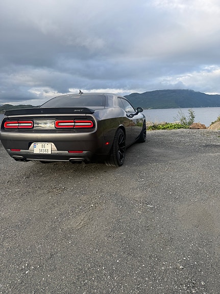 Dodge Challenger 6 of 17