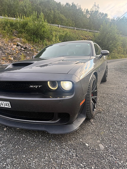 Dodge Challenger 9 of 17