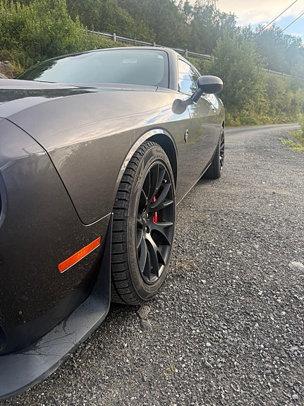 Dodge Challenger 10 of 17