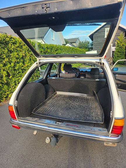 Mercedes-Benz 200 5 of 10