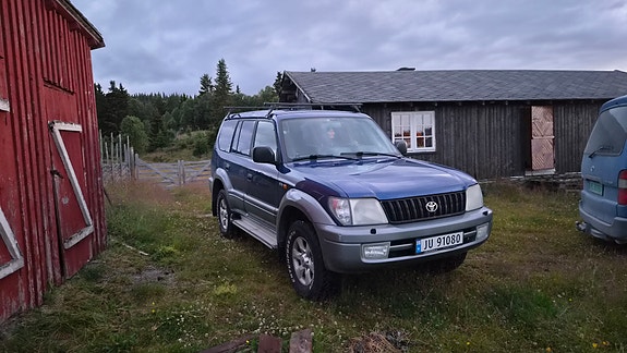 Toyota Land Cruiser 3 of 18