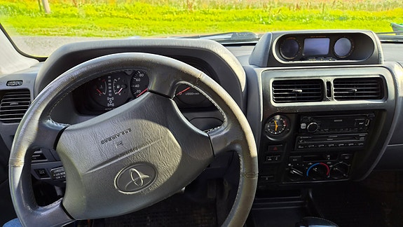 Toyota Land Cruiser 18 of 18