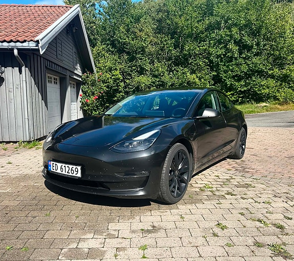 Tesla Model 3 3 of 24