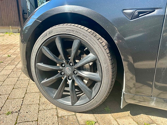 Tesla Model 3 16 of 24