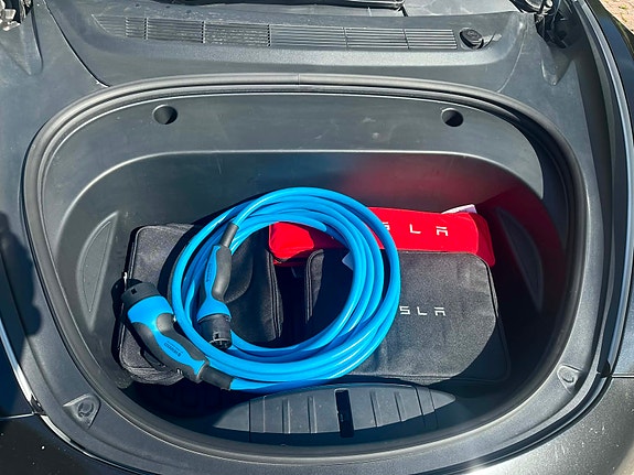 Tesla Model 3 18 of 24