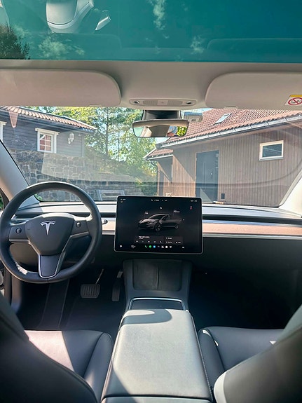 Tesla Model 3 11 of 24