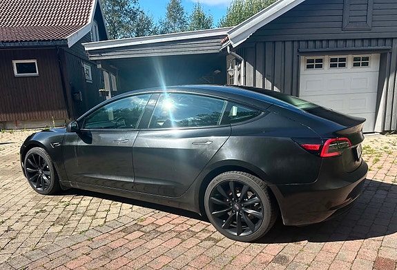 Tesla Model 3 5 of 24