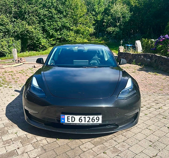 Tesla Model 3 2 of 24