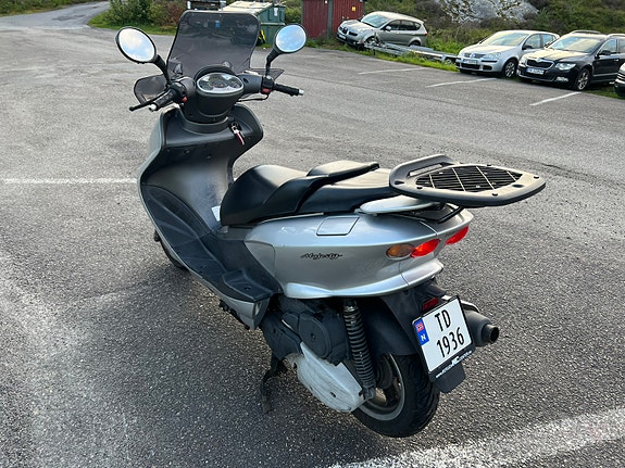 Yamaha YP 125 Majesty 5 of 10