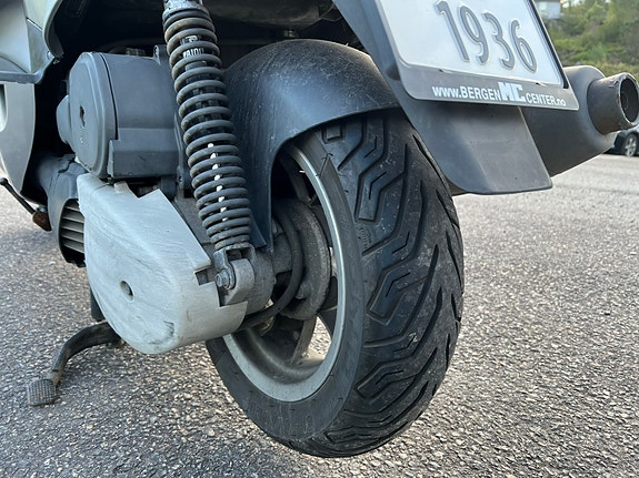 Yamaha YP 125 Majesty 9 of 10