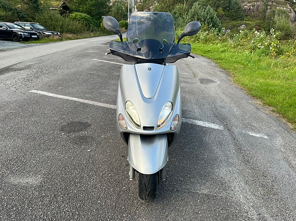 Yamaha YP 125 Majesty 7 of 10