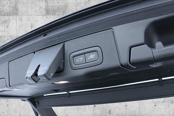 Volvo XC60 25 of 30