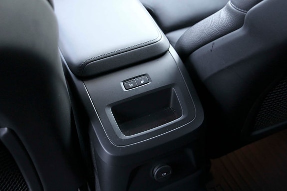 Volvo XC60 18 of 30