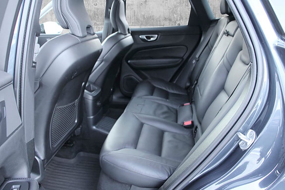 Volvo XC60 16 of 30