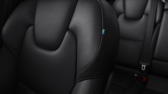 Volvo XC60 14 of 30