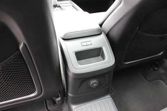 Volvo XC60 14 of 30