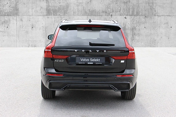 Volvo XC60 6 of 30