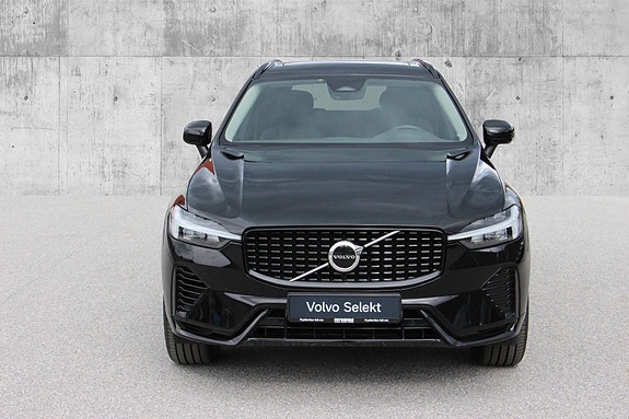 Volvo XC60 2 of 30
