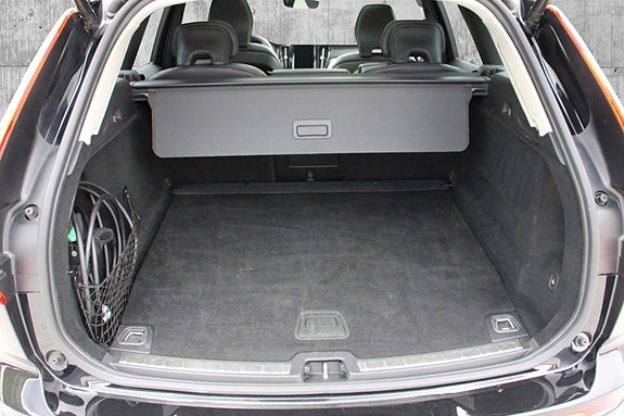Volvo XC60 17 of 30