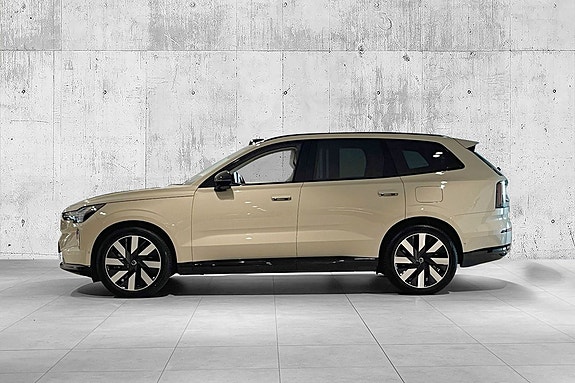 Volvo EX90 13 of 30