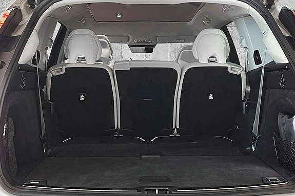Volvo EX90 11 of 30