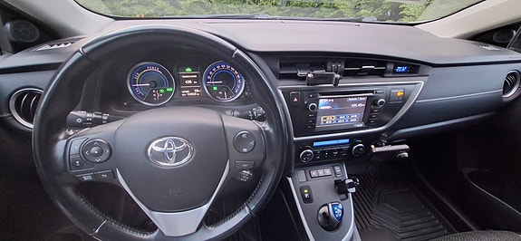 Toyota Auris 3 of 8