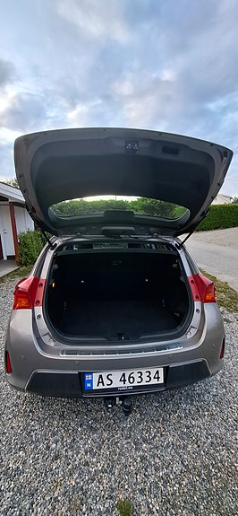 Toyota Auris 5 of 8