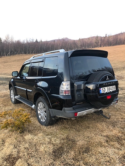 Mitsubishi Pajero 5 of 7