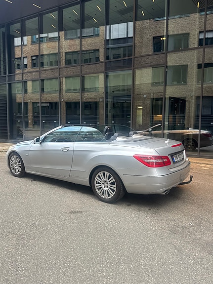 Mercedes-Benz E220 6 of 25
