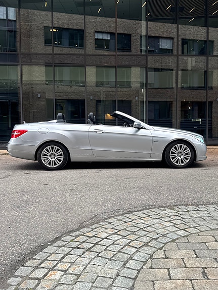 Mercedes-Benz E220 14 of 25