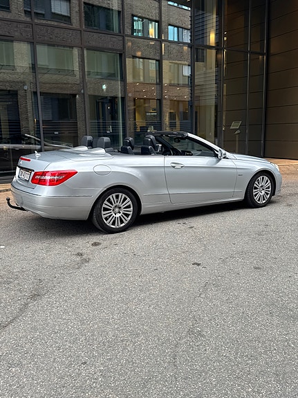 Mercedes-Benz E220 16 of 25