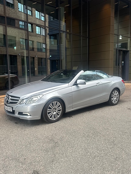 Mercedes-Benz E220 7 of 25