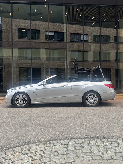 Mercedes-Benz E220 3 of 25