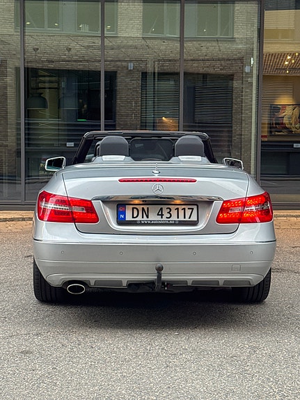 Mercedes-Benz E220 17 of 25