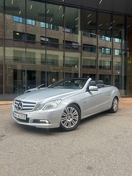 Mercedes-Benz E220 11 of 25