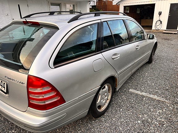 Mercedes-Benz C180 3 of 18