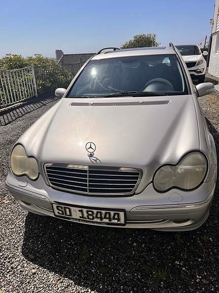 Mercedes-Benz C180 2 of 18