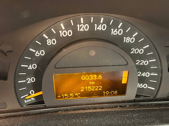 Mercedes-Benz C180 12 of 18