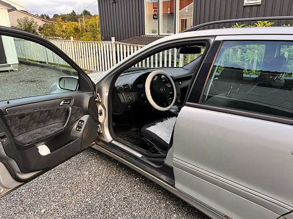 Mercedes-Benz C180 10 of 18