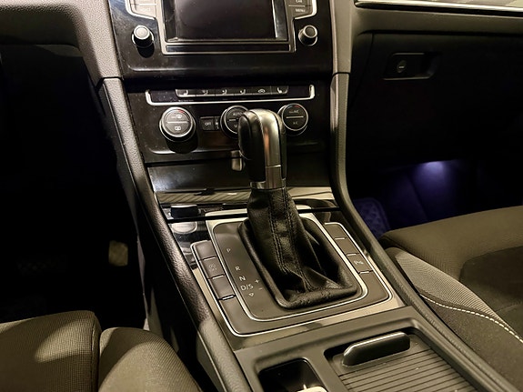 Volkswagen Golf VII 15 of 30