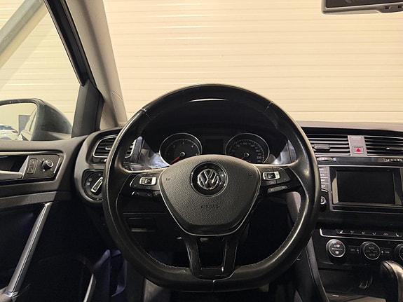 Volkswagen Golf VII 14 of 30